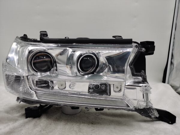 TOYOTA LANDCRUISER 200 SERIES VDJ200R 2016-2021 LED R.H.S HEADLIGHT ASSEMBLY