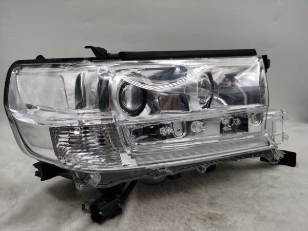 TOYOTA LANDCRUISER 200 SERIES VDJ200R 2016-2021 LED R.H.S HEADLIGHT ASSEMBLY