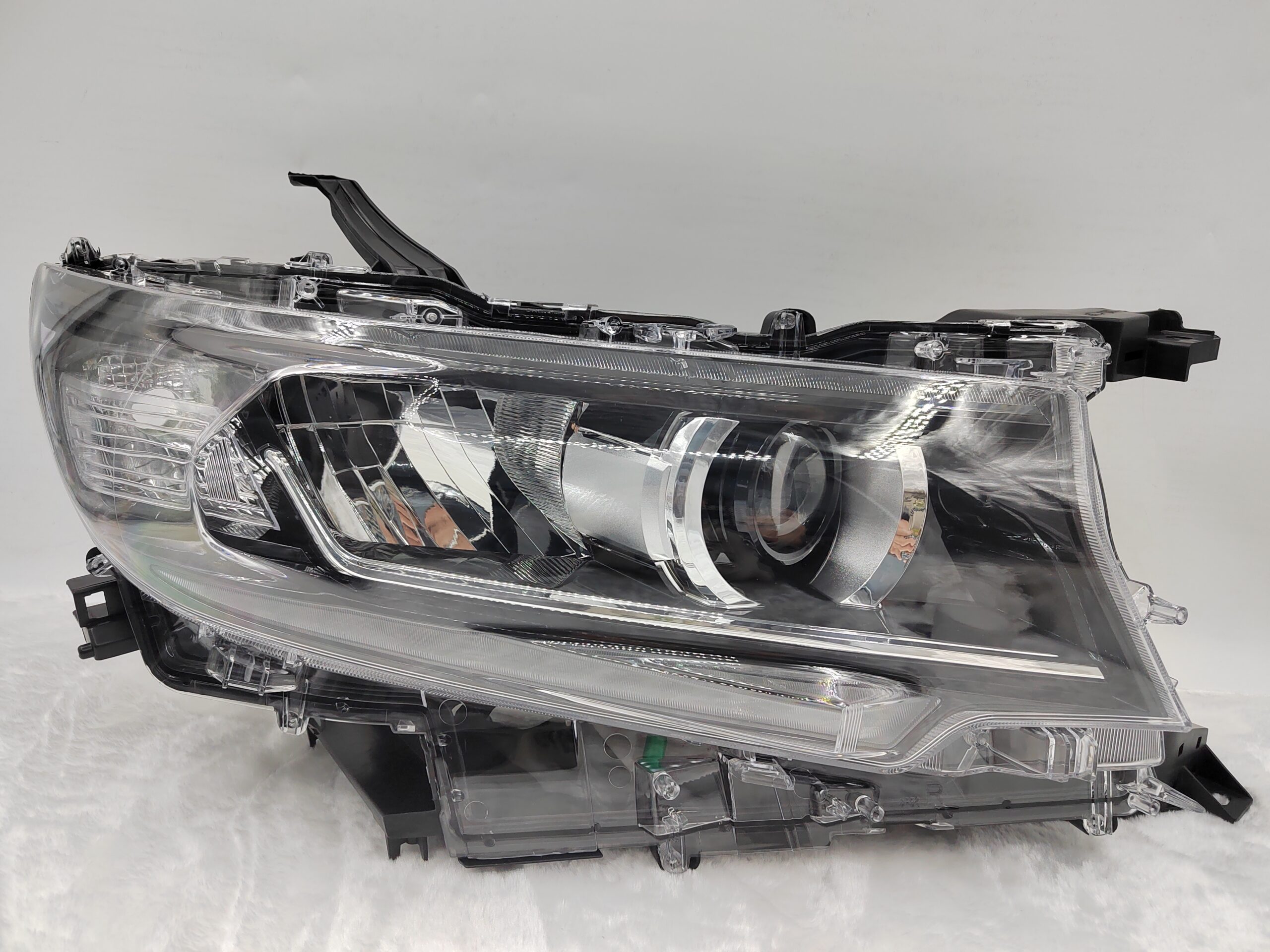 TOYOTA LANDCRUISER PRADO 150 GDJ150R 2018-2022 LED R.H.S HEADLIGHT ASSEMBLY