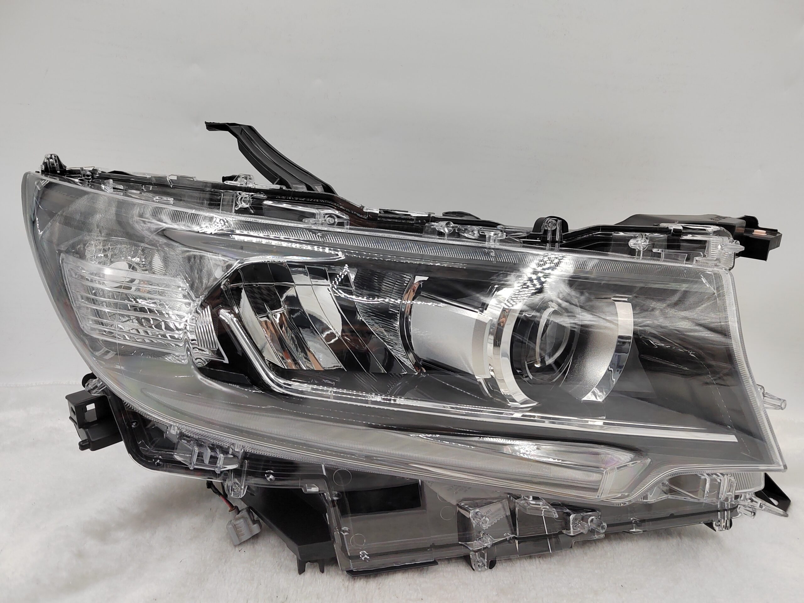 TOYOTA LANDCRUISER PRADO 150 GDJ150R 2018-2022 LED R.H.S HEADLIGHT ASSEMBLY