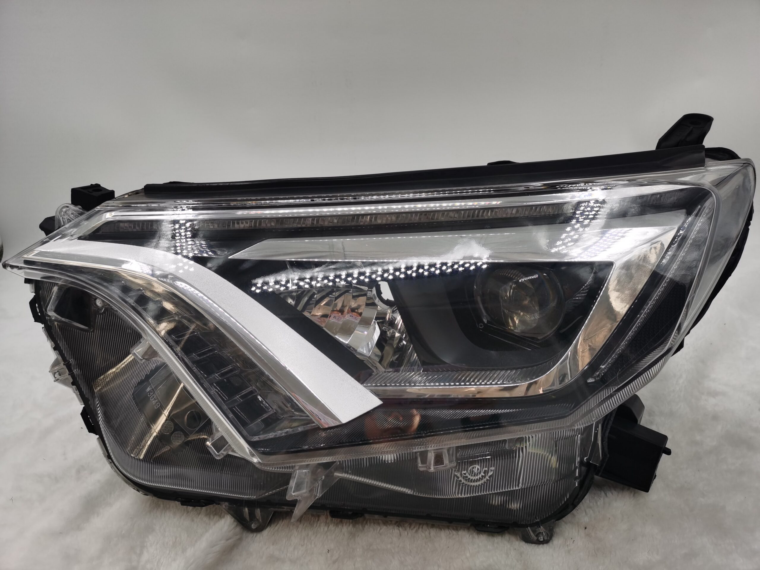 TOYOTA RAV4 4.5 XA40 2016-2018 LED L.H.S HEADLIGHT ASSEMBLY