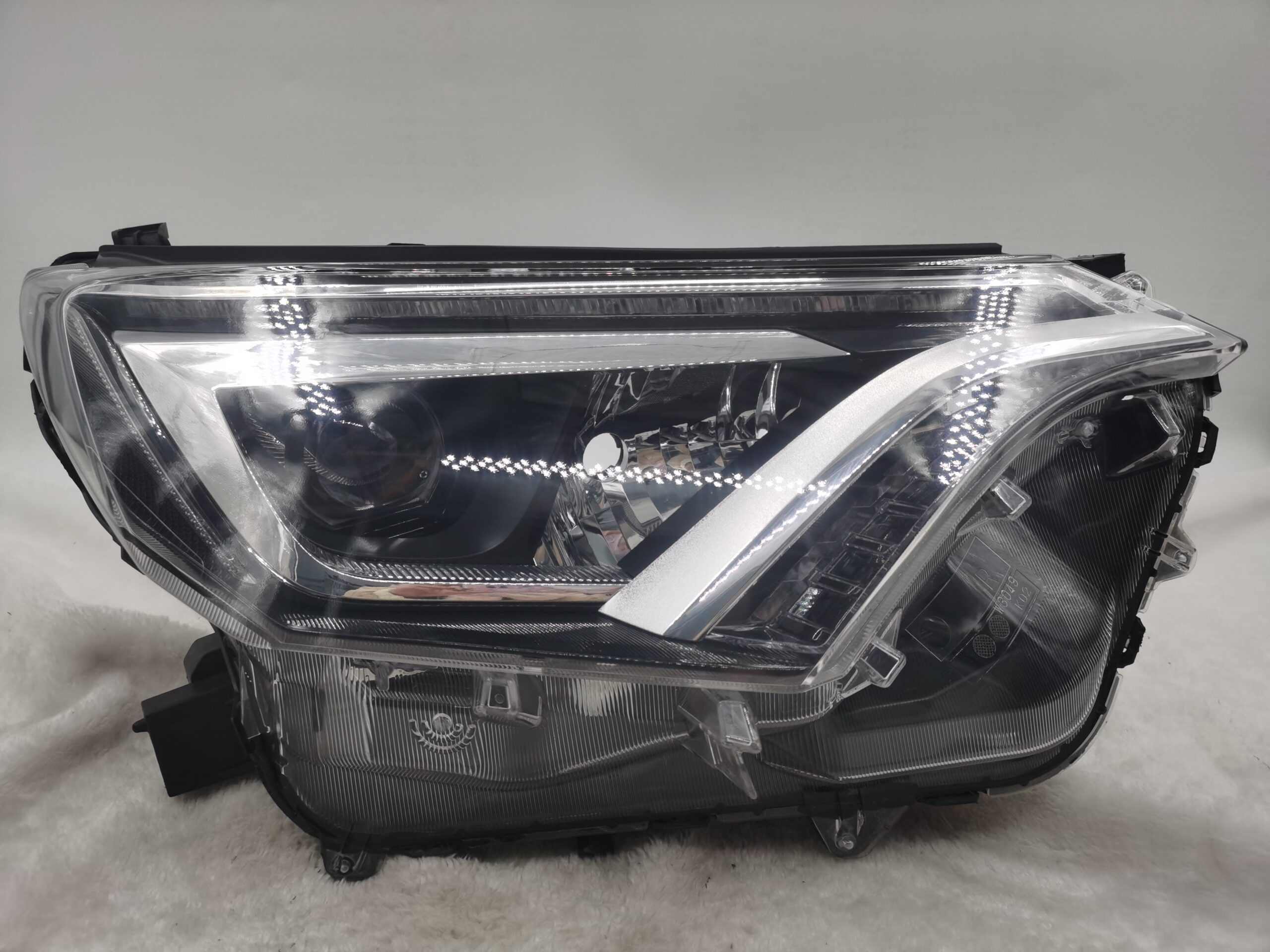 TOYOTA RAV4 4.5 XA40 2016-2018 LED R.H.S HEADLIGHT ASSEMBLY