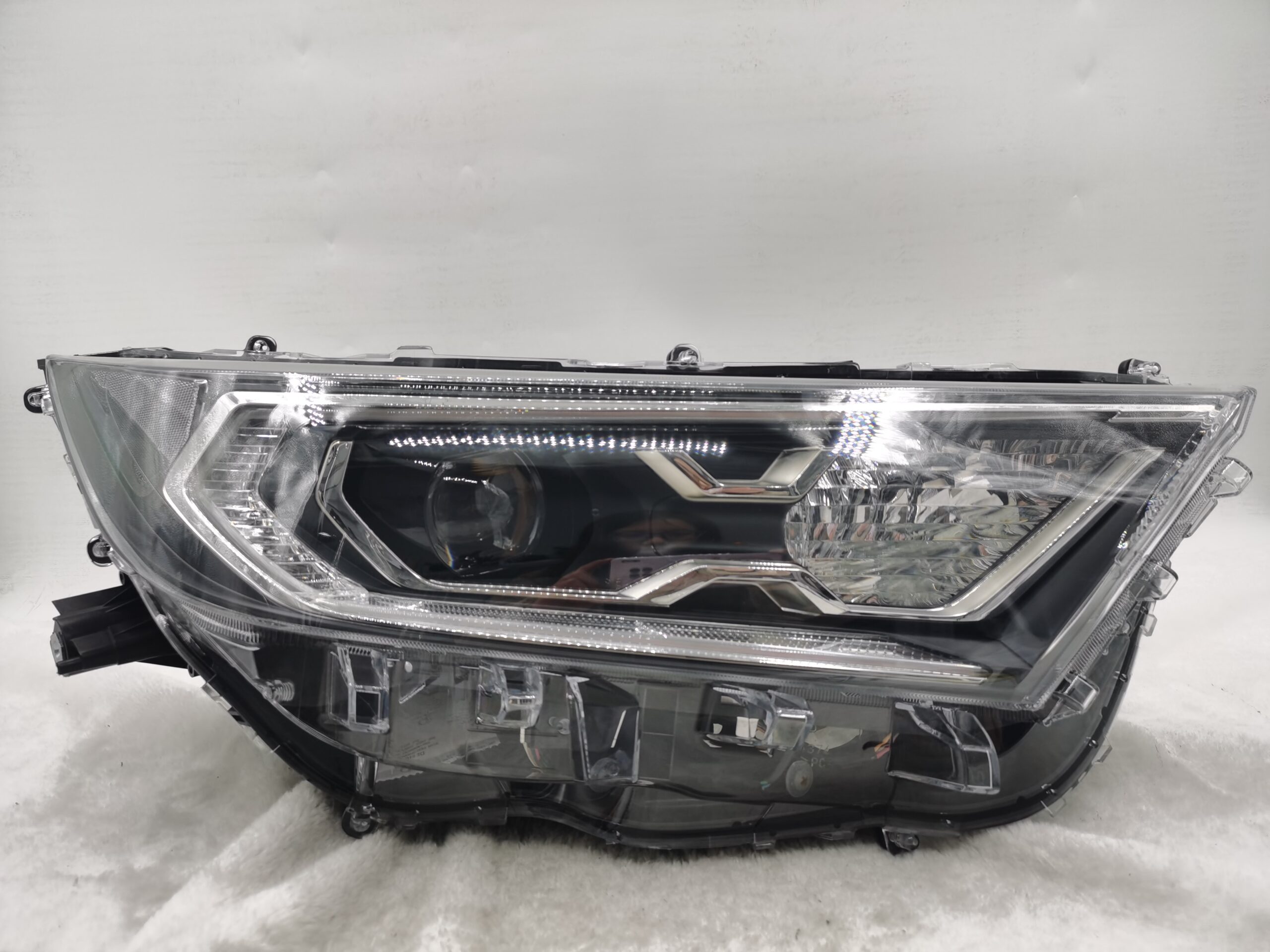 TOYOTA RAV4 V XA50 2019-2021 LENS LED R.H.S HEADLIGHT ASSEMBLY