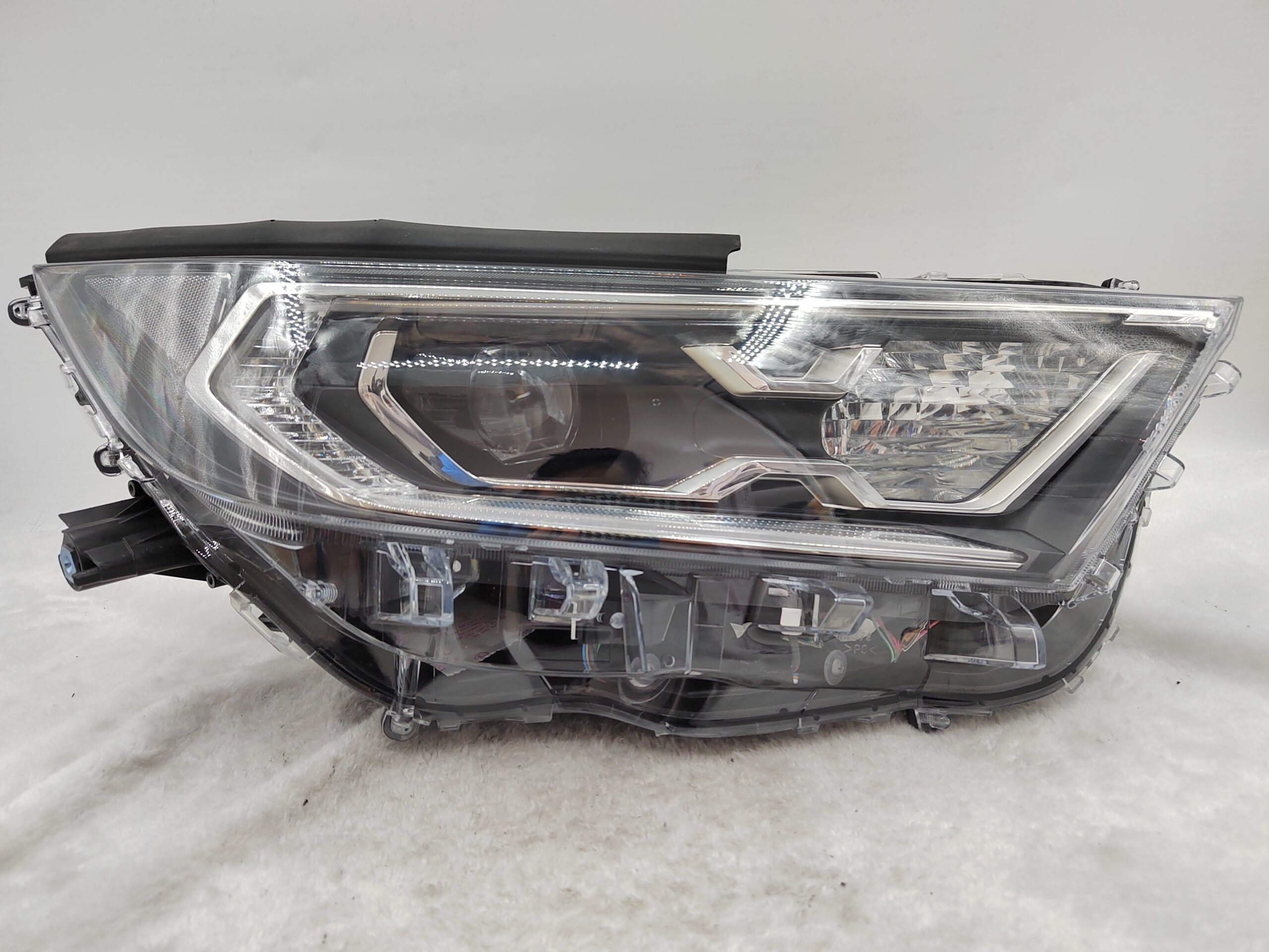 TOYOTA RAV4 V XA50 2019-2021 LENS LED R.H.S HEADLIGHT ASSEMBLY