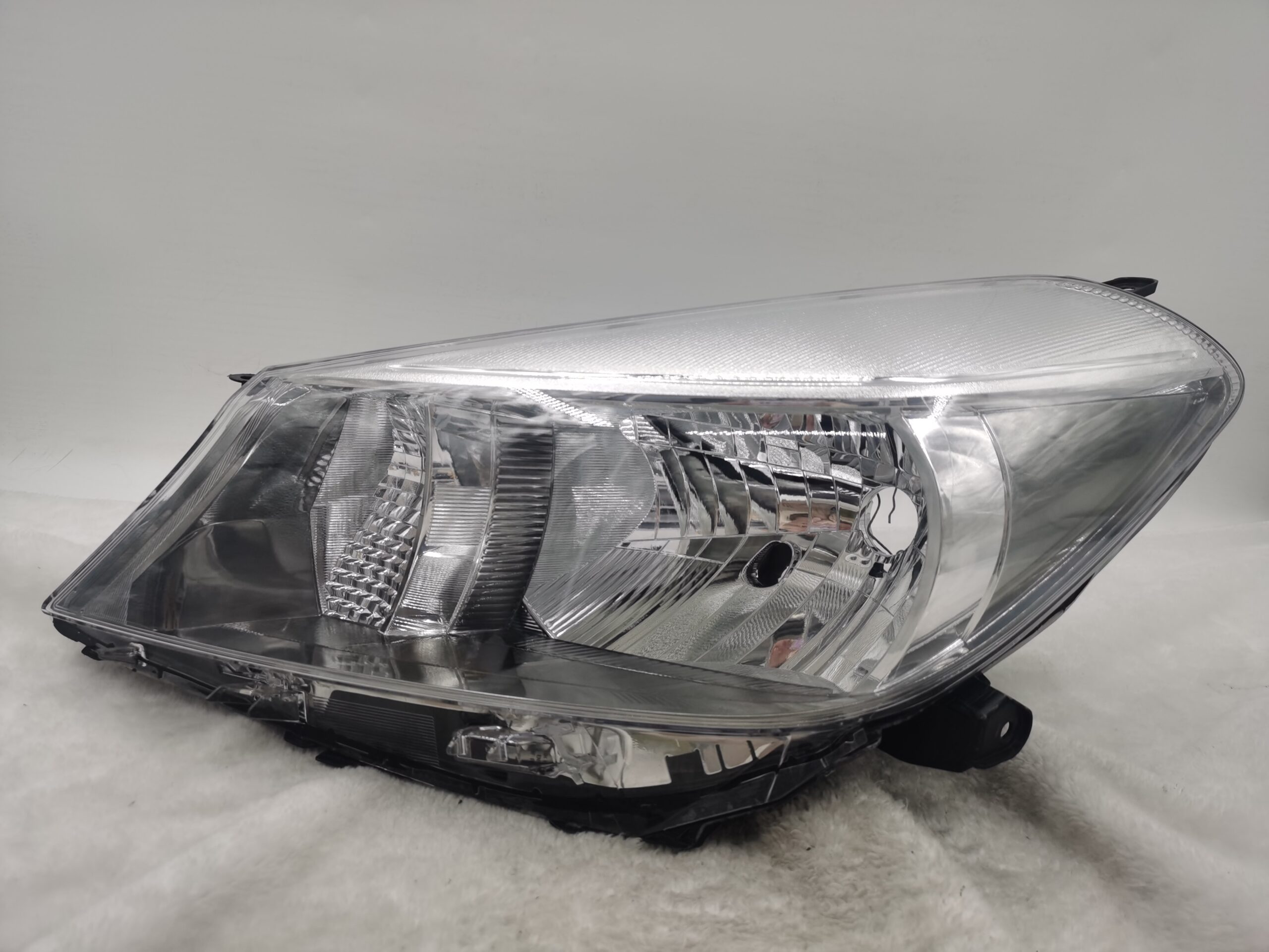 TOYOTA YARIS VITZ NSP130 2011-2013 HALOGEN L.H.S HEADLIGHT ASSEMBLY