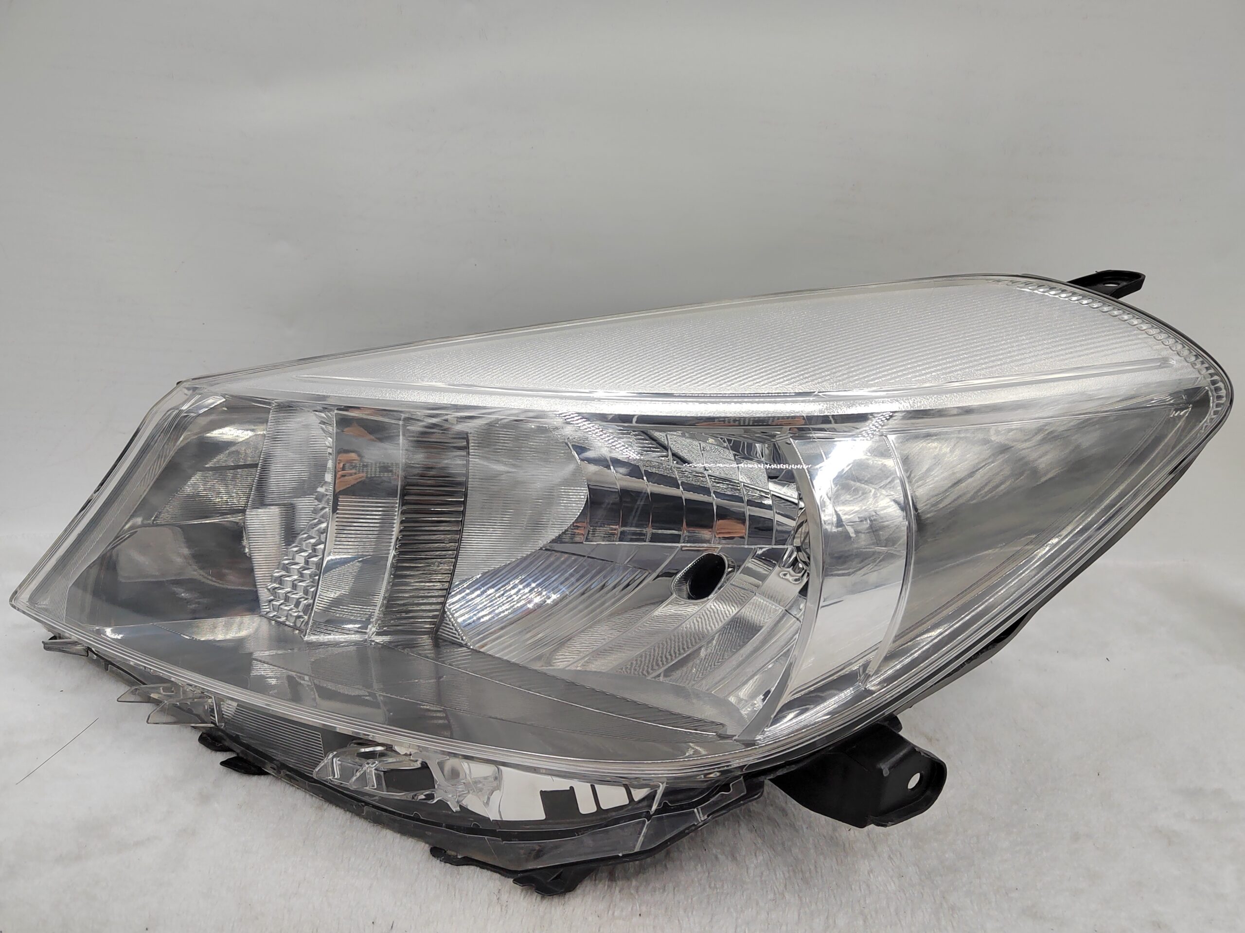 TOYOTA YARIS VITZ NSP130 2011-2013 HALOGEN L.H.S HEADLIGHT ASSEMBLY