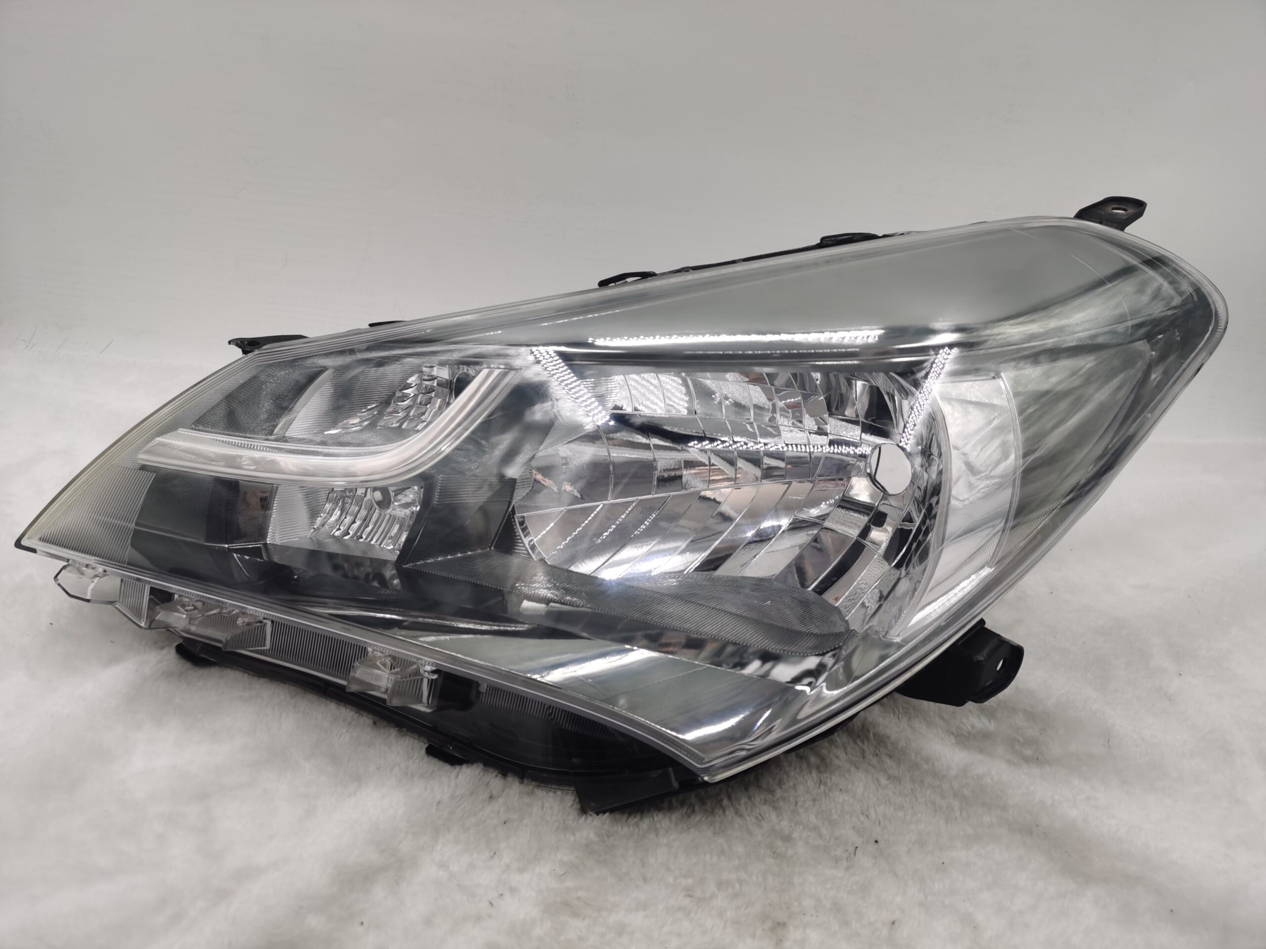 TOYOTA YARIS NCP130R 2014-2016 HALOGEN L.H.S HEADLIGHT ASSEMBLY