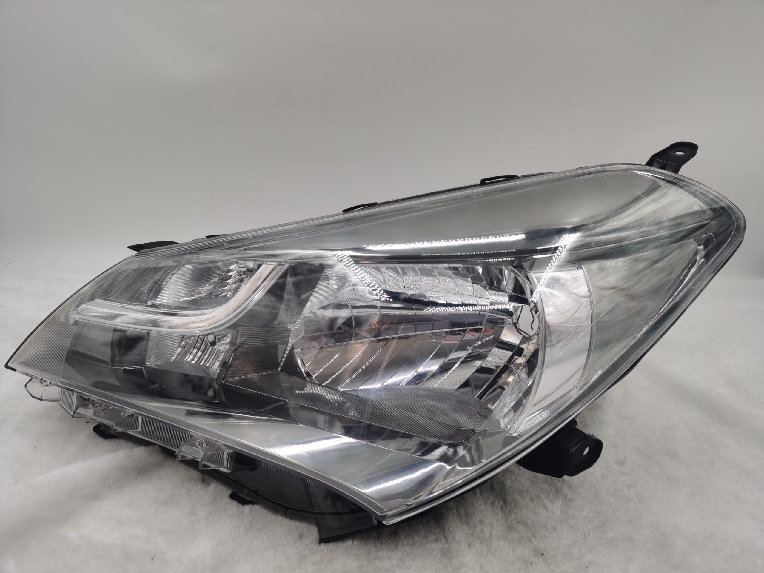 TOYOTA YARIS NCP130R 2014-2016 HALOGEN L.H.S HEADLIGHT ASSEMBLY