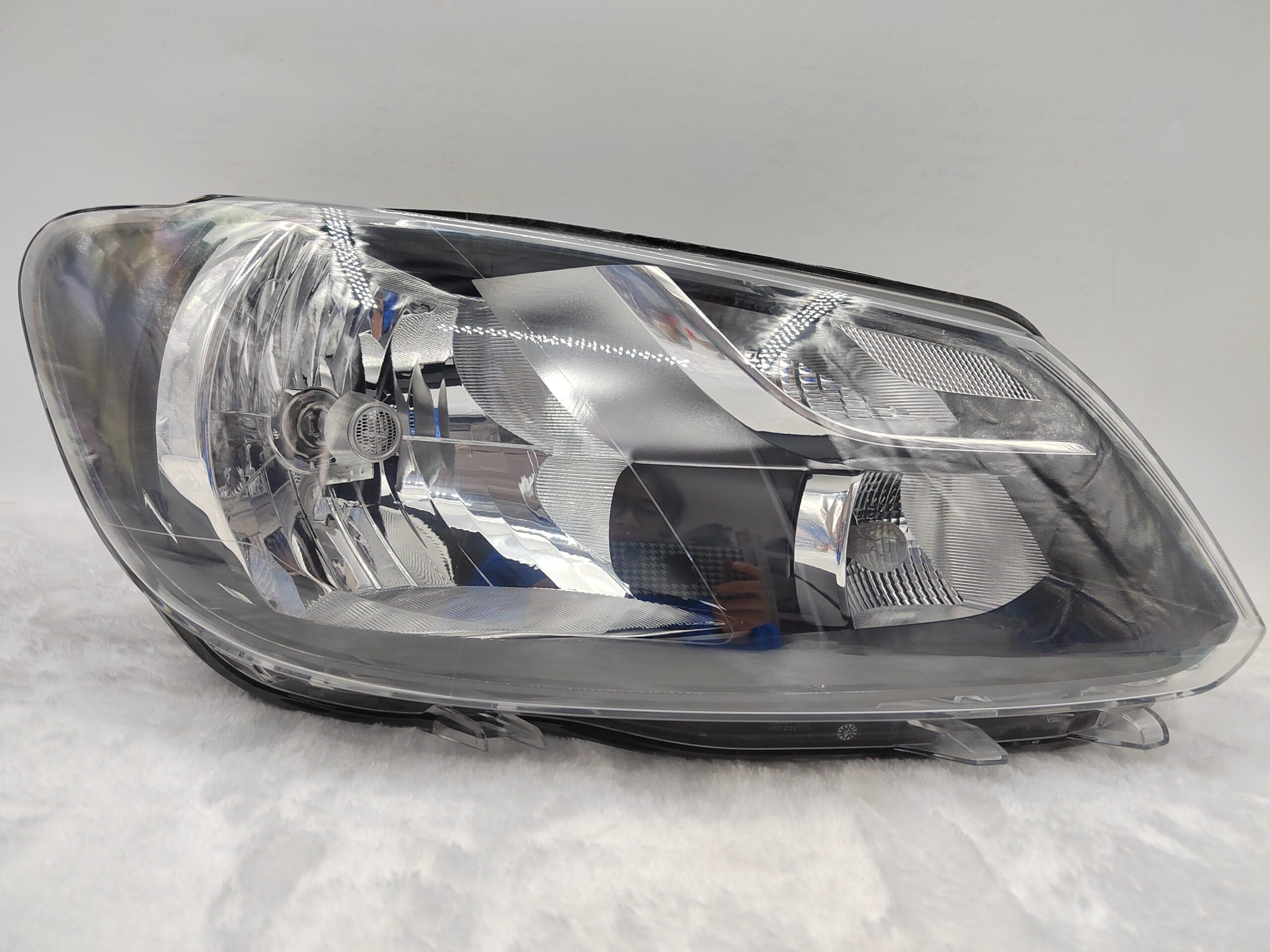 VOLKSWAGEN CADDY 2010-2014 HALOGEN R.H.S HEADLIGHT ASSEMBLY