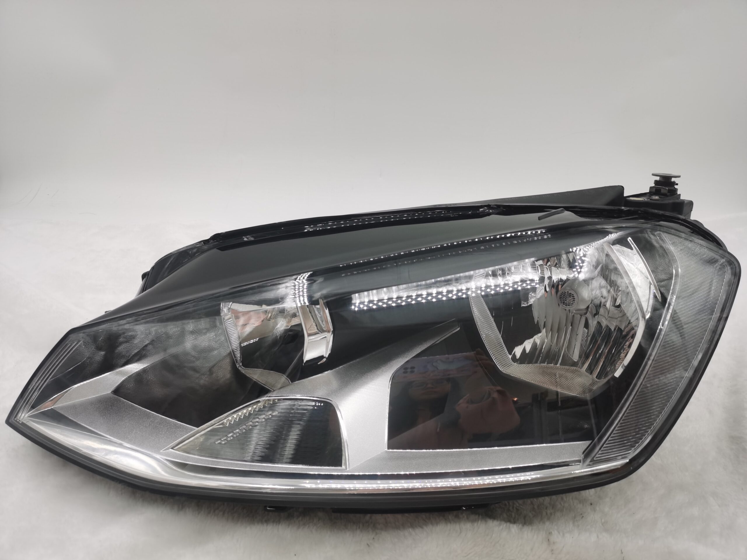 VOLKSWAGEN GOLF MK7 2014-2016 HALOGEN L.H.S HEADLIGHT ASSEMBLY