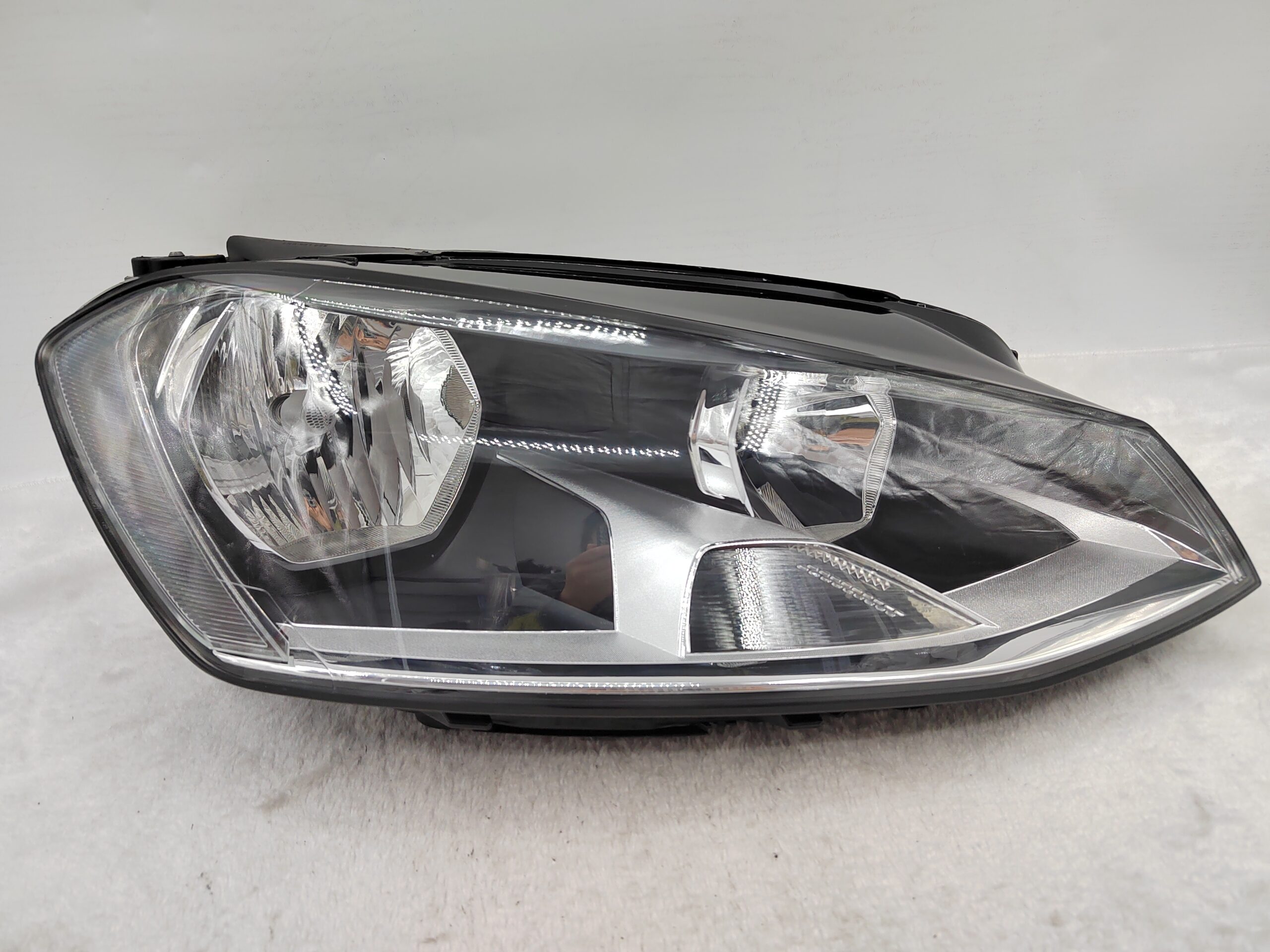 VOLKSWAGEN GOLF MK7 2014-2016 HALOGEN R.H.S HEADLIGHT ASSEMBLY