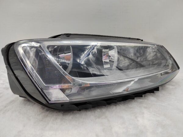 VOLKSWAGEN JETTA 2011-2018 HALOGEN R.H.S HEADLIGHT ASSEMBLY