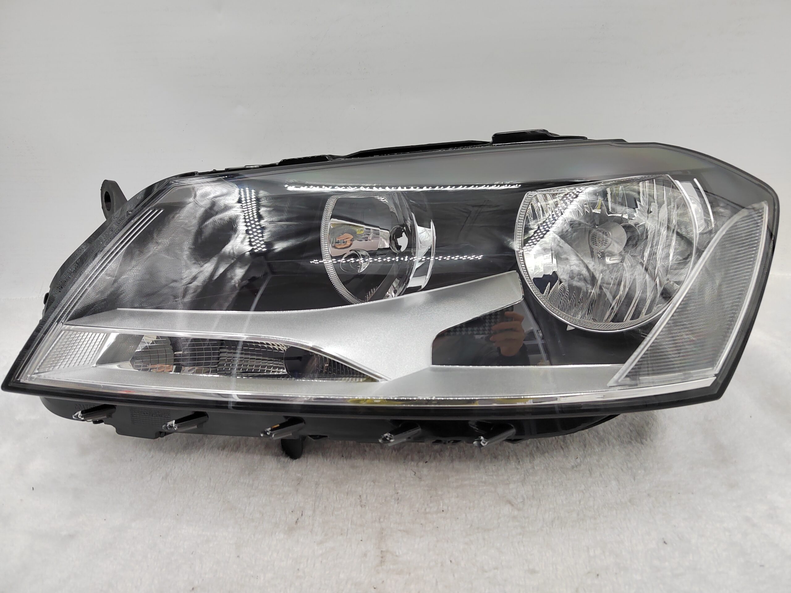 VOLKSWAGEN PASSAT B7 2011-2014 HALOGEN L.H.S HEADLIGHT ASSEMBLY