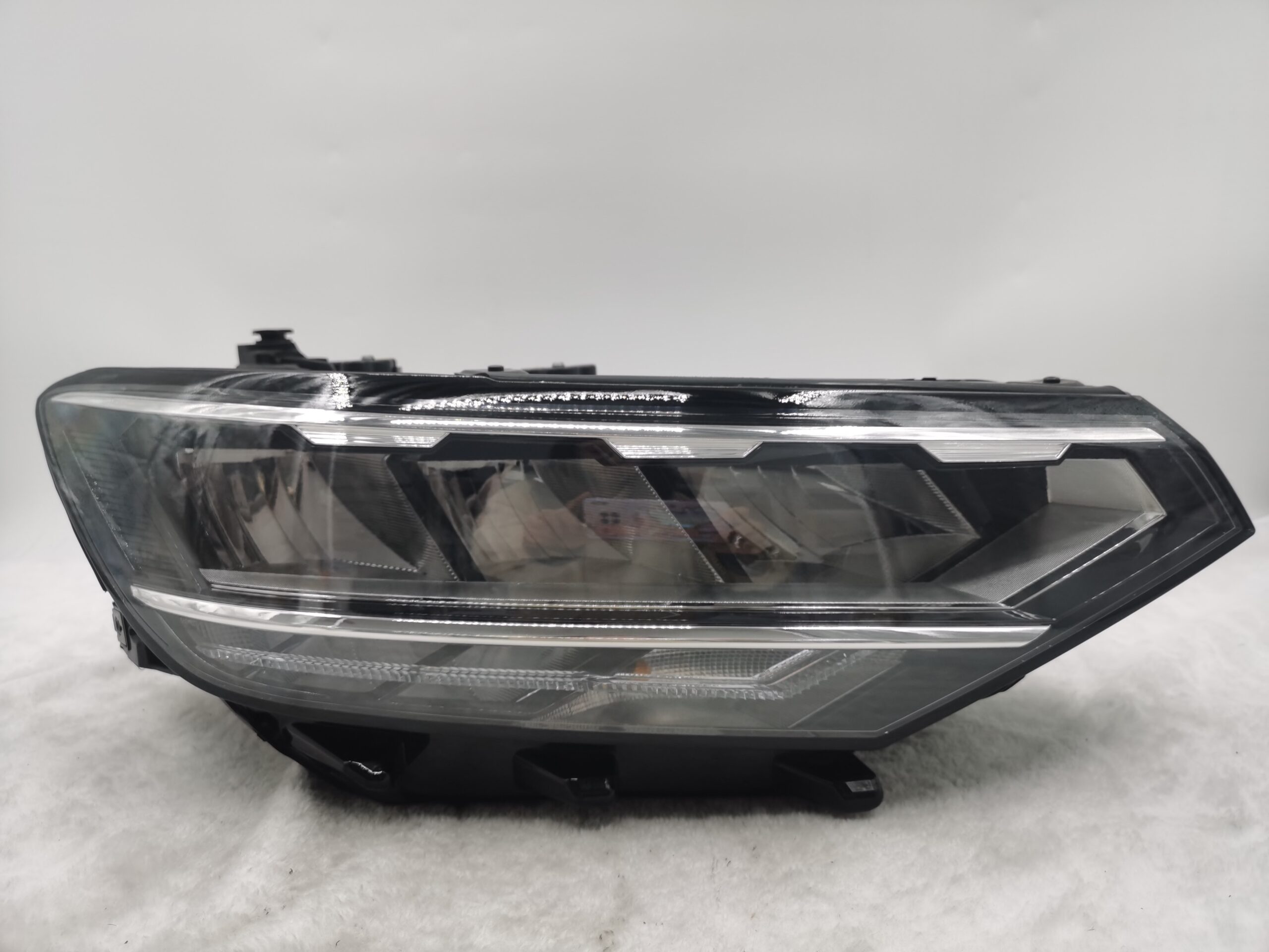 VOLKSWAGEN PASSAT B8 2015-2019 LED R.H.S HEADLIGHT ASSEMBLY