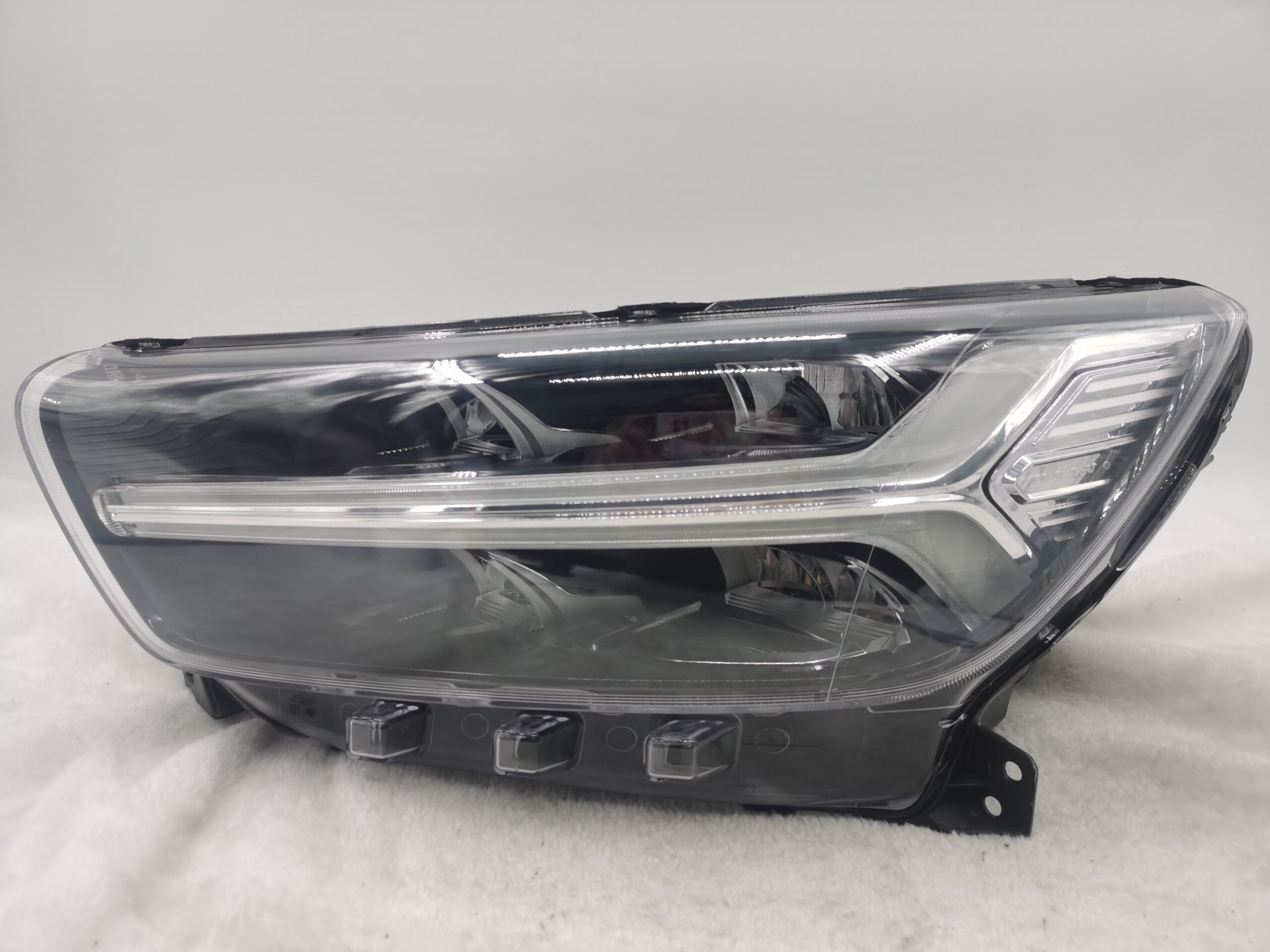 VOLVO XC40 2017-2022 LED L.H.S HEADLIGHT ASSEMBLY