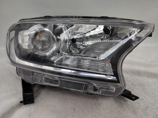 FORD EVEREST RANGER 2015-2019 LENS HALOGEN R.H.S HEADLIGHT ASSEMBLY