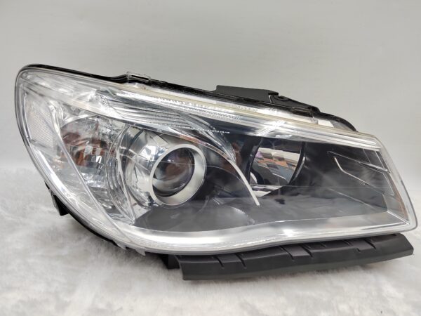 HOLDEN COMMODORE VF SV6 2013-2017 LENS HALOGEN R.H.S HEADLIGHT ASSEMBLY