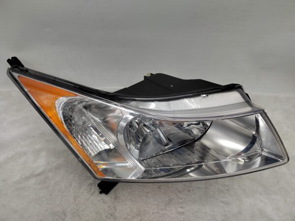 HOLDEN CRUZE 2008-2015 HALOGEN R.H.S HEADLIGHT ASSEMBLY