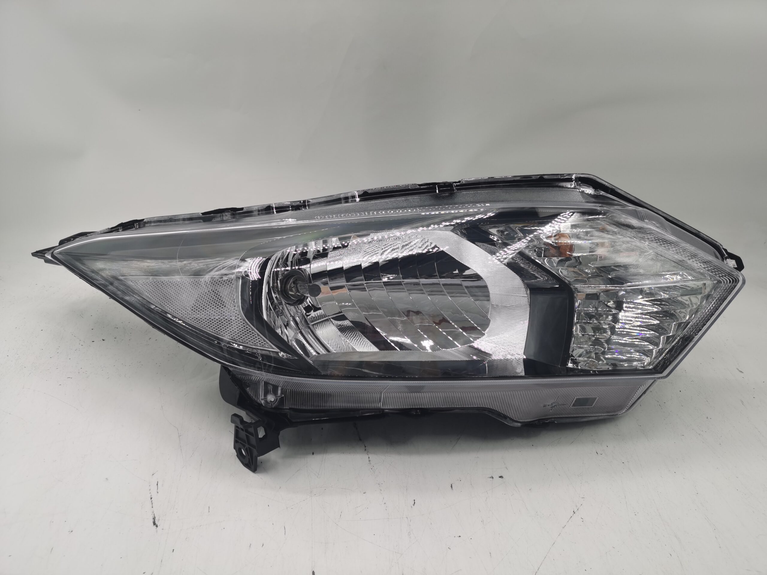 HONDA HR-V 2015-2018 HALOGEN R.H.S HEADLIGHT ASSEMBLY