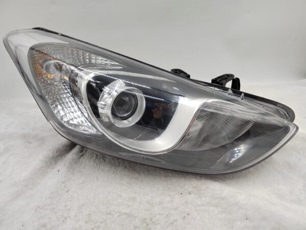 HYUNDAI I30 GD 2012-2016 HALOGEN R.H.S HEADLIGHT ASSEMBLY