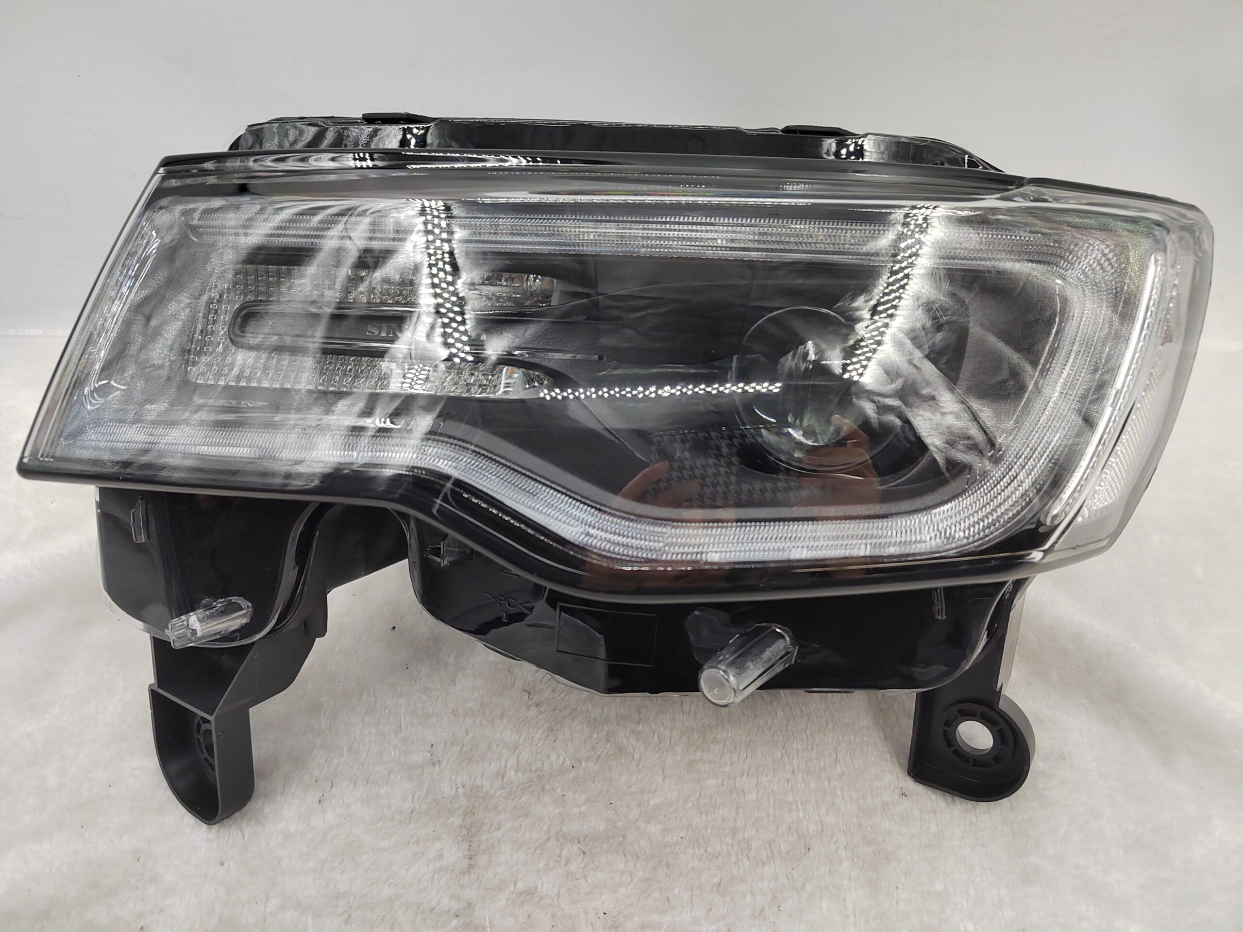 JEEP GRAND CHEROKEE 2014-2021 XENON L.H.S HEADLIGHT ASSEMBLY