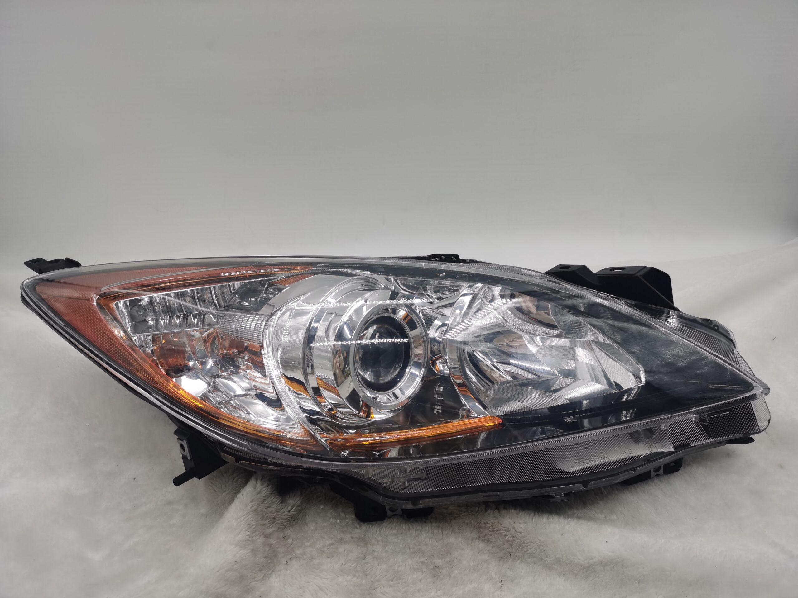 MAZDA 3 2010-2013 HALOGEN R.H.S HEADLIGHT ASSEMBLY