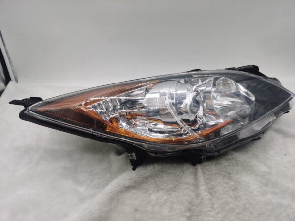 MAZDA 3 2010-2013 HALOGEN R.H.S HEADLIGHT ASSEMBLY