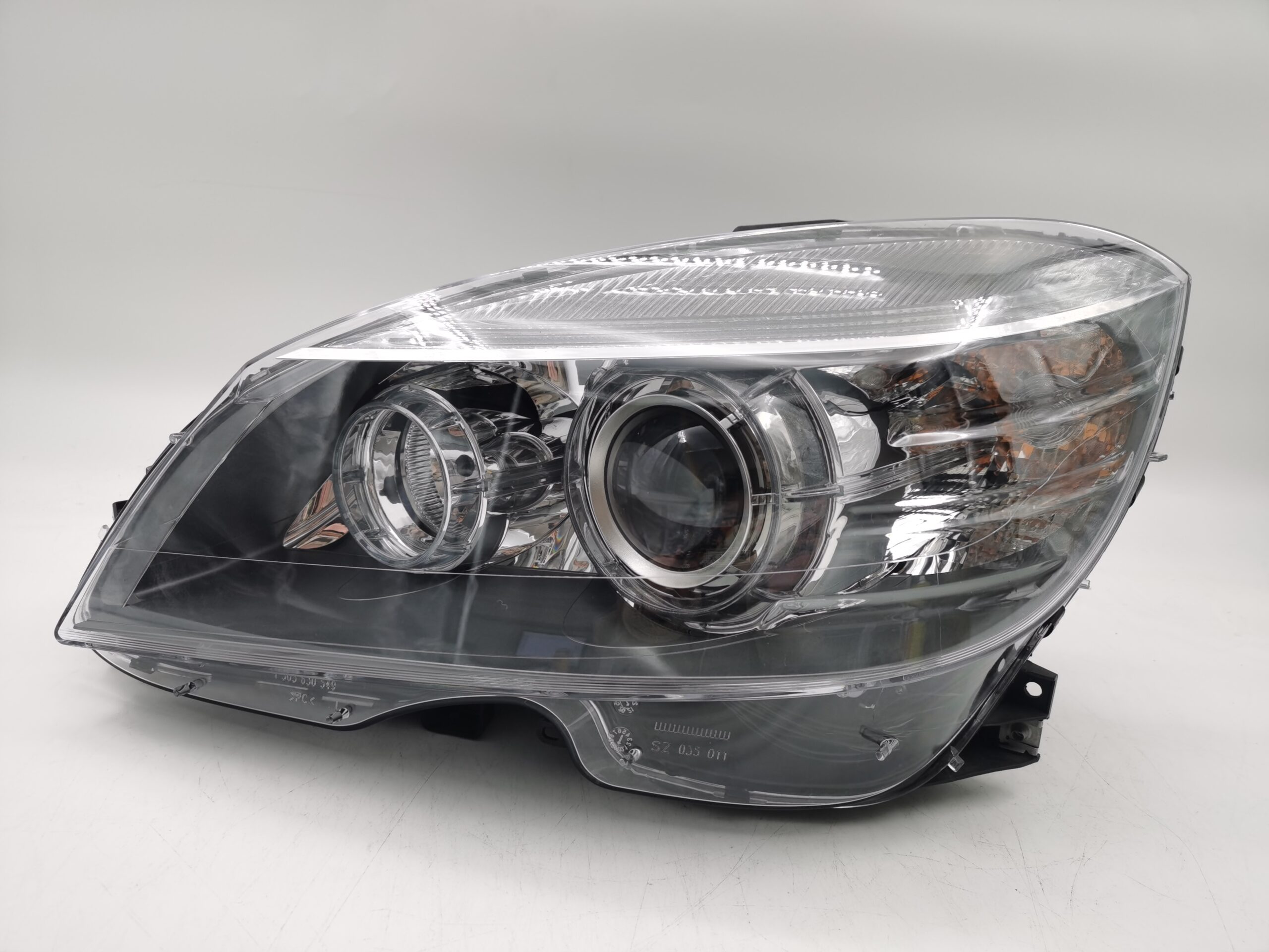 MERCEDES-BENZ C-CLASS W204 2007-2011 XENON L.H.S HEADLIGHT ASSEMBLY