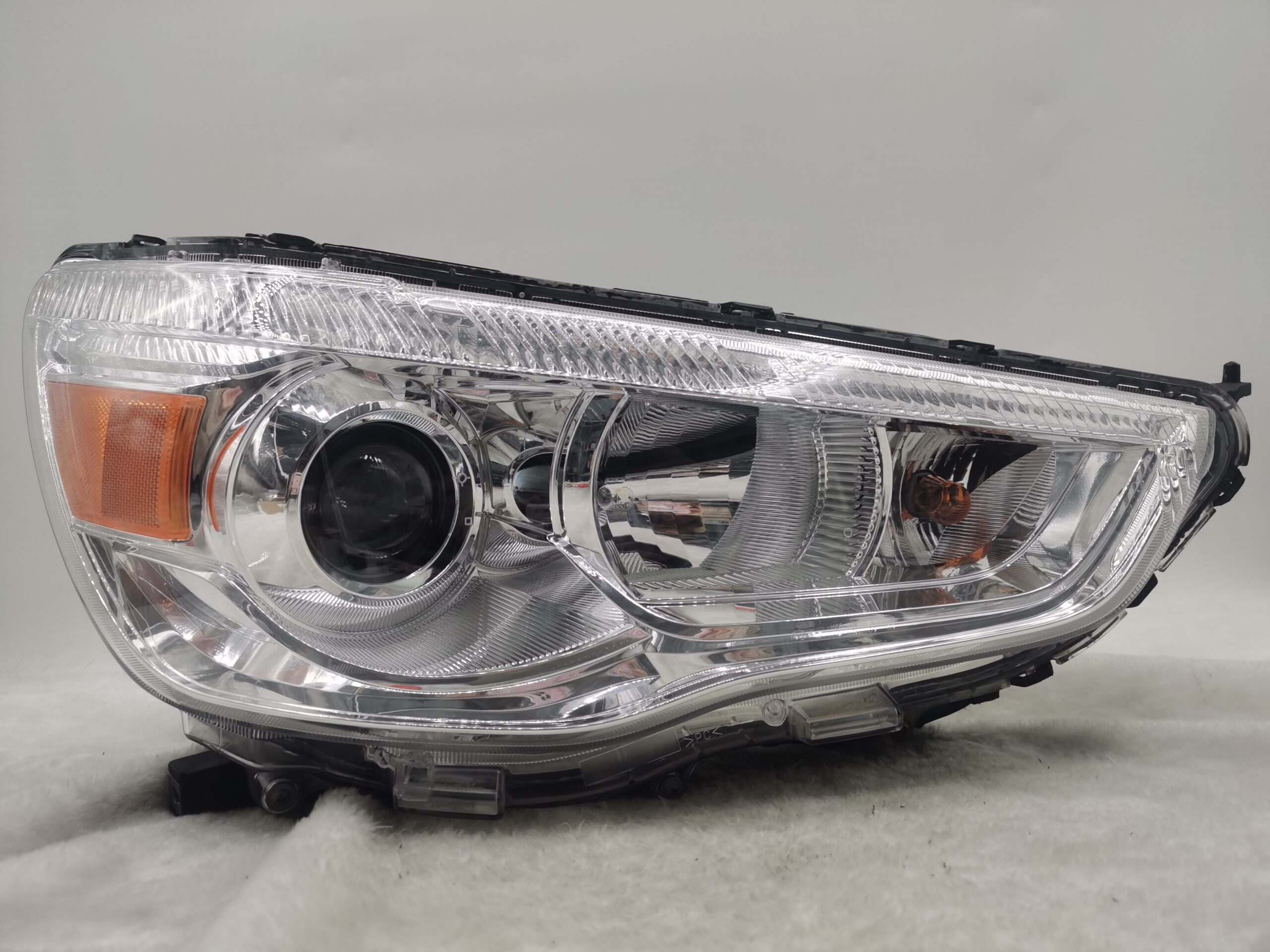 MITSUBISHI ASX 2010-2018 HALOGEN R.H.S HEADLIGHT ASSEMBLY