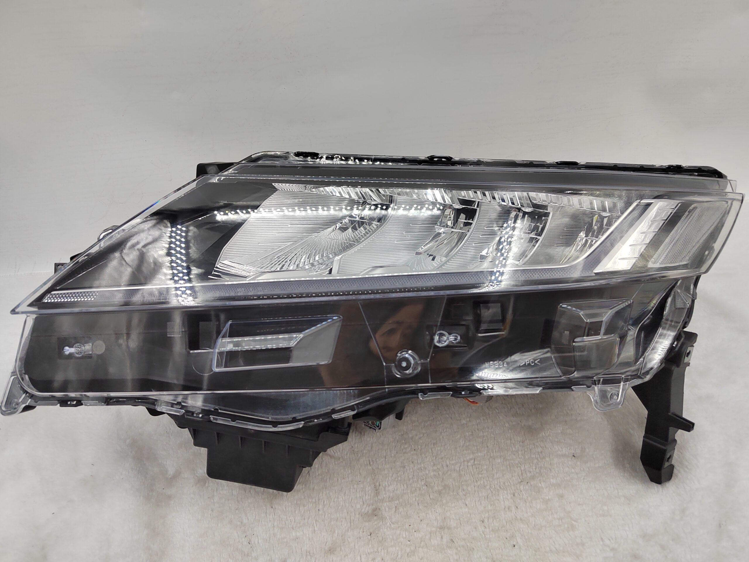 MITSUBISHI ASX 2019-2022 LED L.H.S HEADLIGHT ASSEMBLY