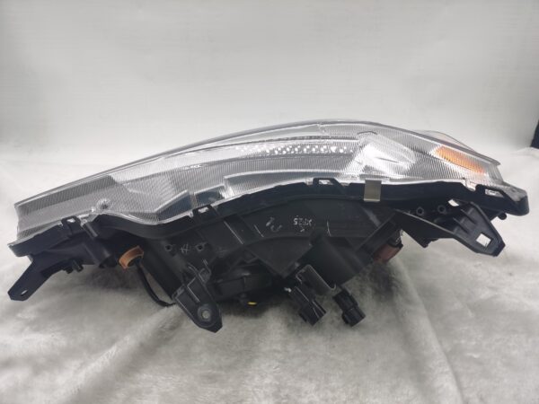 MITSUBISHI LANCER 2008-2018 HALOGEN R.H.S HEADLIGHT ASSEMBLY