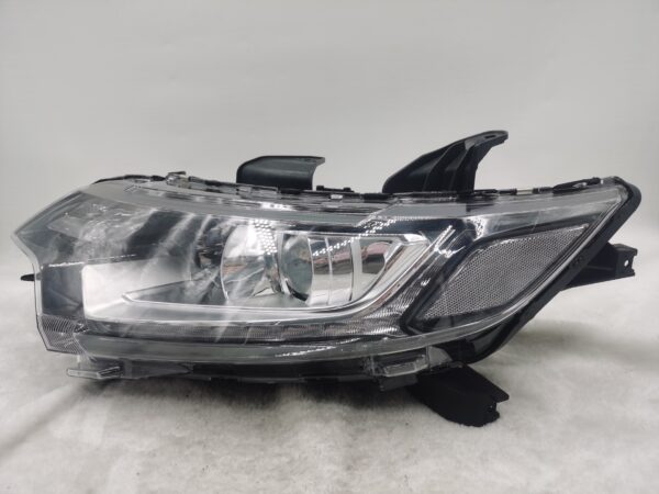 MITSUBISHI OUTLANDER 2016-2020 HALOGEN L.H.S HEADLIGHT ASSEMBLY