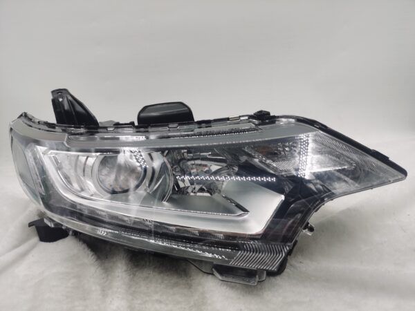 MITSUBISHI OUTLANDER 2016-2020 HALOGEN R.H.S HEADLIGHT ASSEMBLY