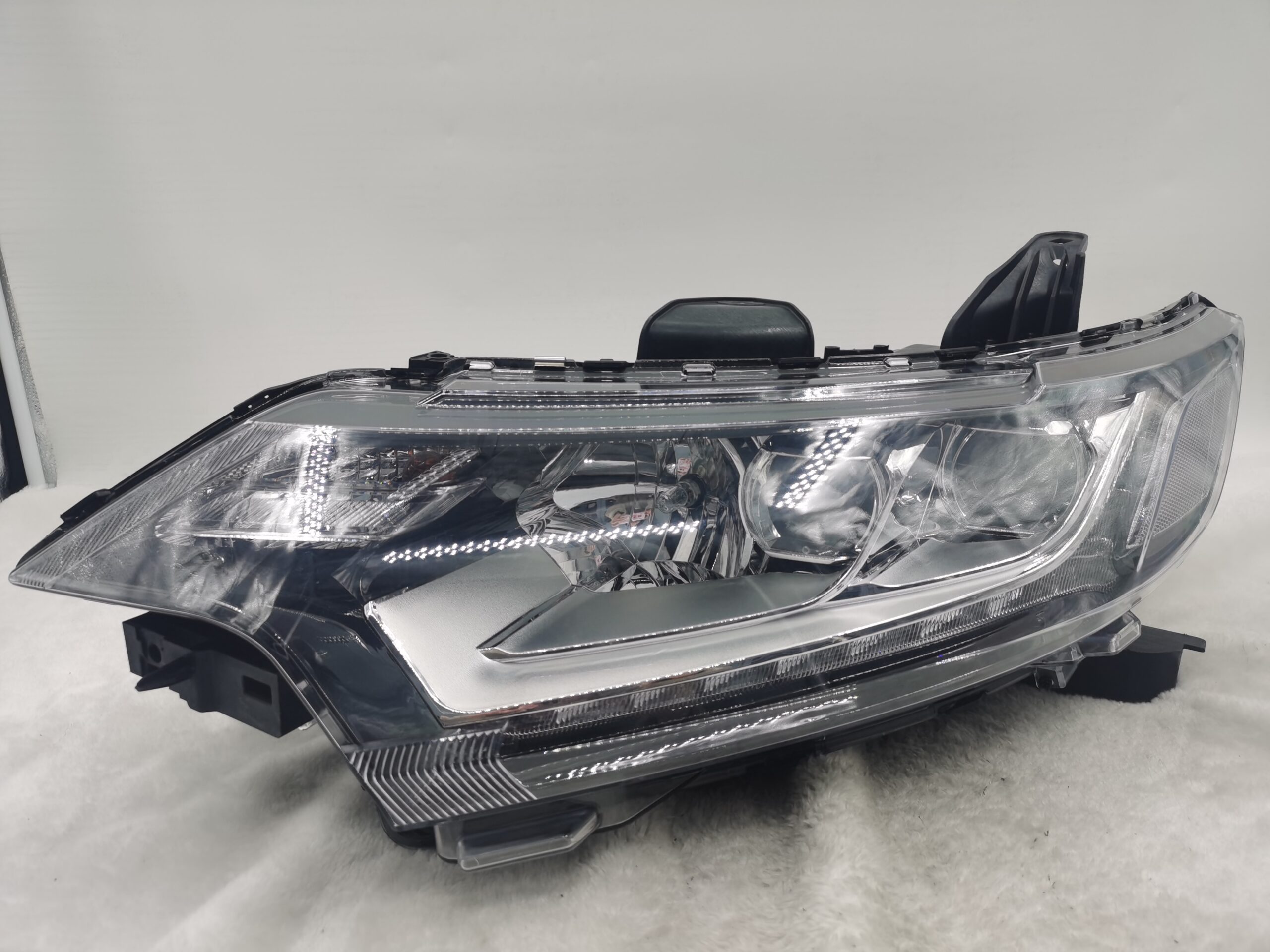 MITSUBISHI OUTLANDER 2016-2020 LED L.H.S HEADLIGHT ASSEMBLY