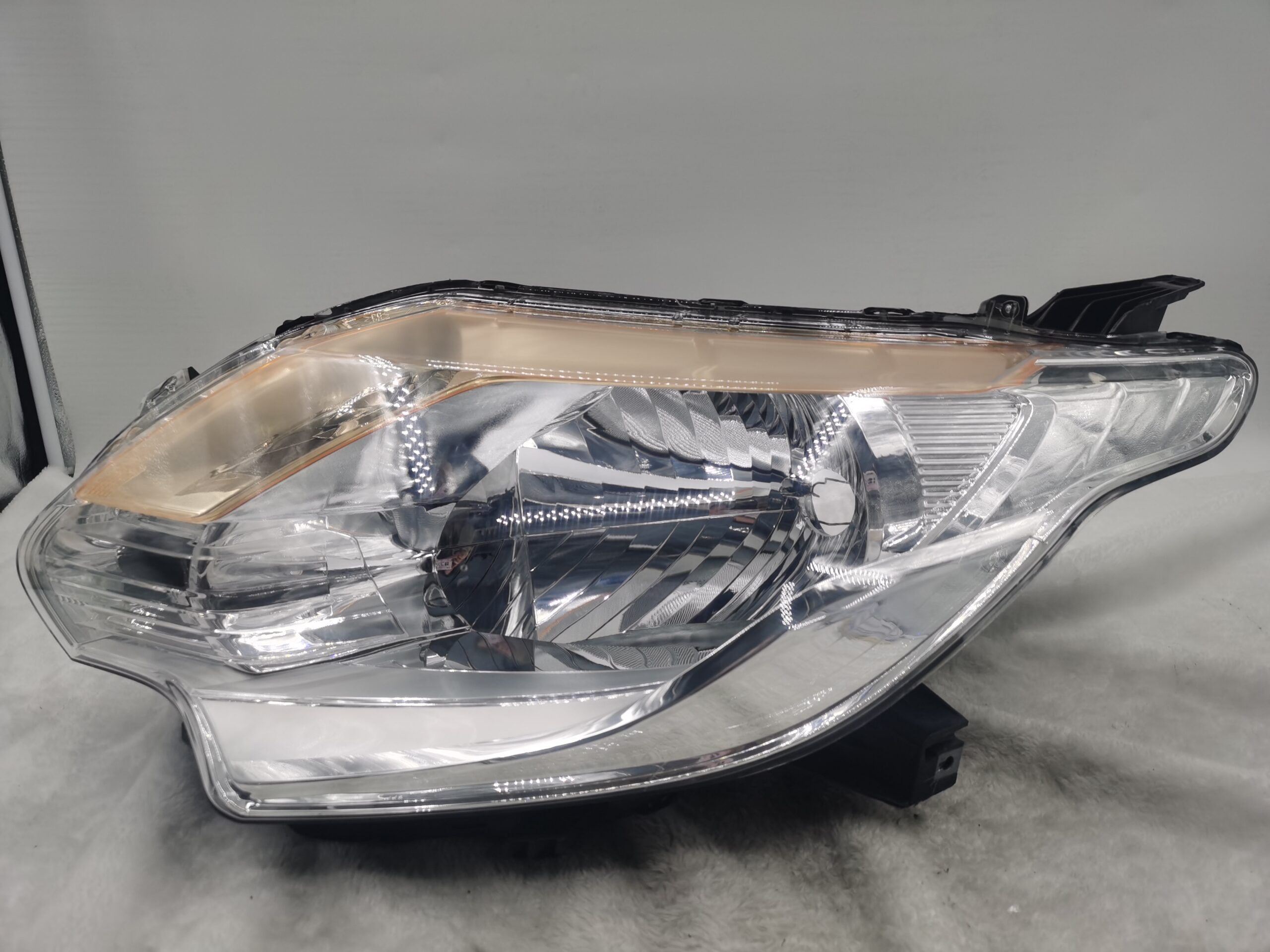 MITSUBISHI TRITON L200 2015-2018 HALOGEN L.H.S HEADLIGHT ASSEMBLY