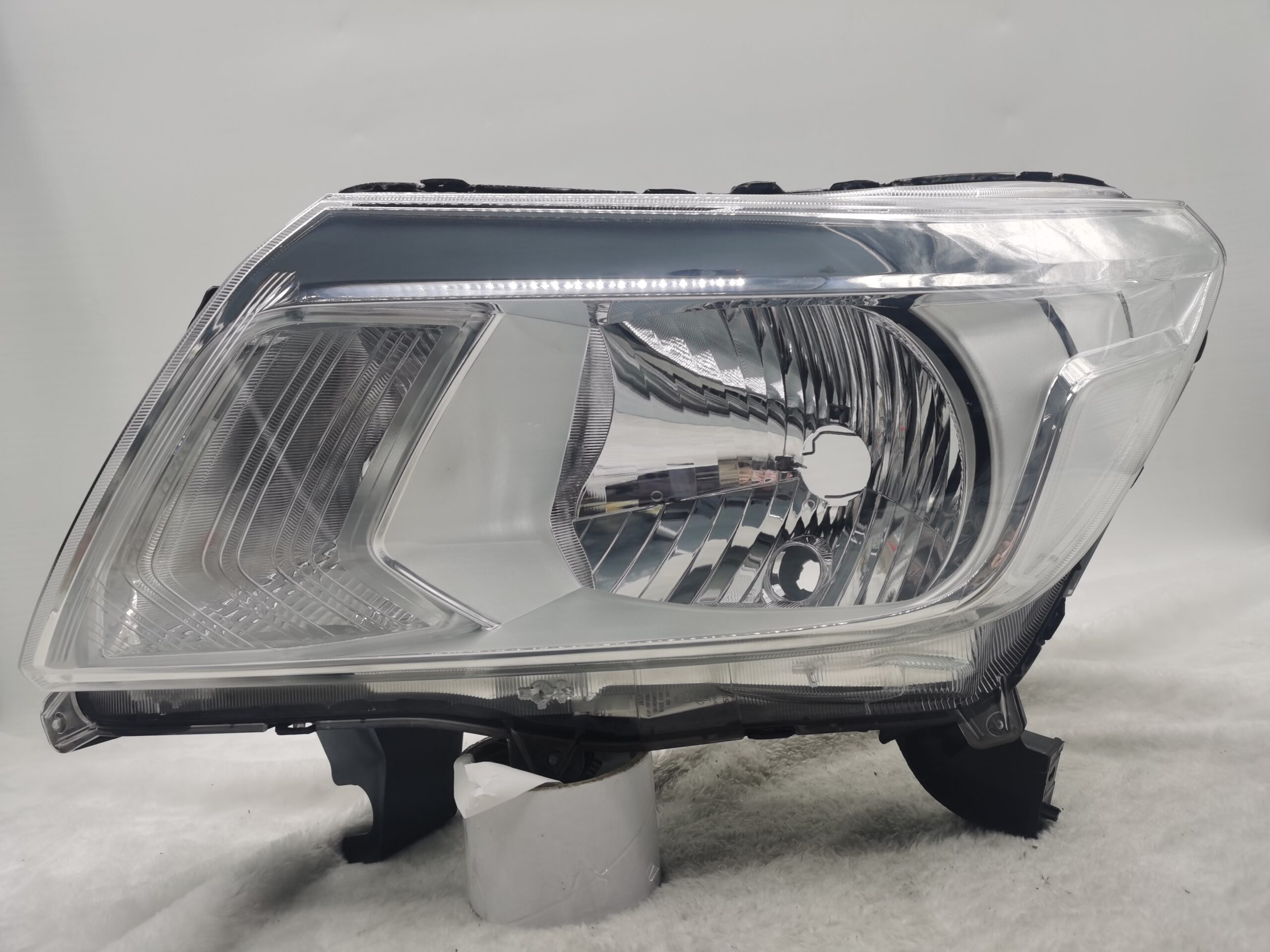 NISSAN NAVARA NP300 2015-2020 HALOGEN L.H.S HEADLIGHT ASSEMBLY