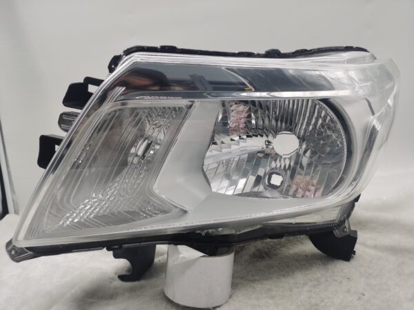 NISSAN NAVARA NP300 2015-2020 HALOGEN L.H.S HEADLIGHT ASSEMBLY