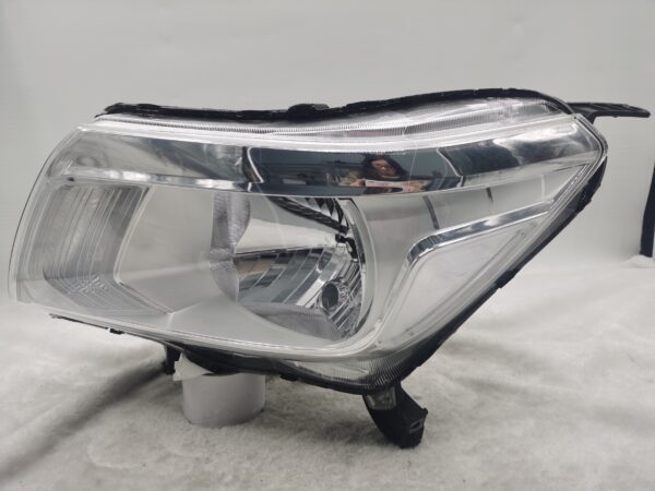 NISSAN NAVARA NP300 2015-2020 HALOGEN L.H.S HEADLIGHT ASSEMBLY