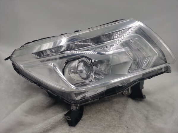 NISSAN NAVARA NP300 2015-2020 LED R.H.S HEADLIGHT ASSEMBLY