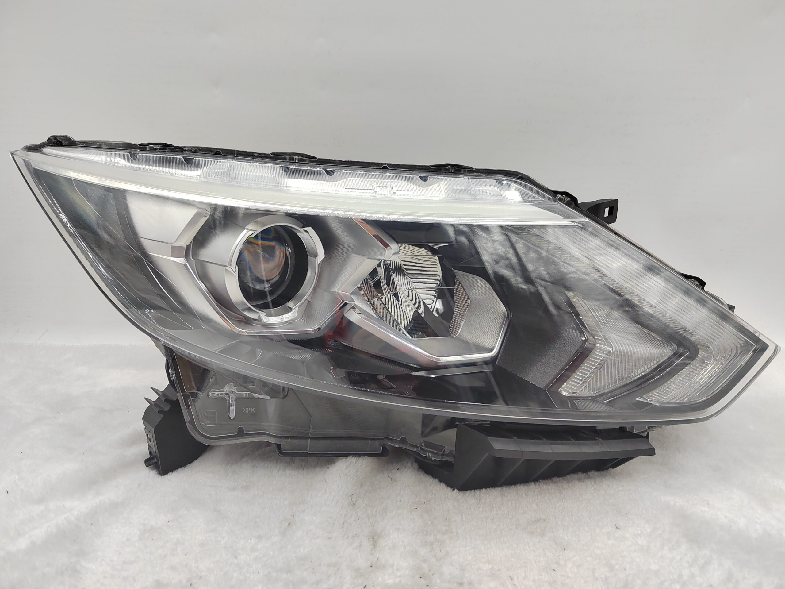 NISSAN QASHQAI J11 2014-2016 LED R.H.S HEADLIGHT ASSEMBLY