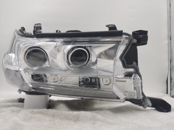 TOYOTA LANDCRUISER 200 SERIES VDJ200R 2016-2021 LED R.H.S HEADLIGHT ASSEMBLY