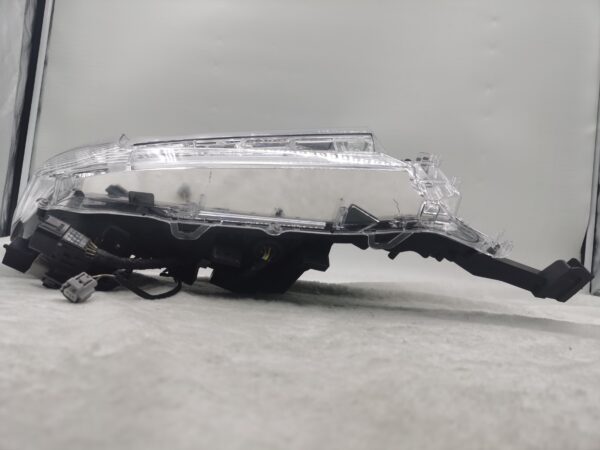 TOYOTA LANDCRUISER 200 SERIES VDJ200R 2016-2021 LED R.H.S HEADLIGHT ASSEMBLY