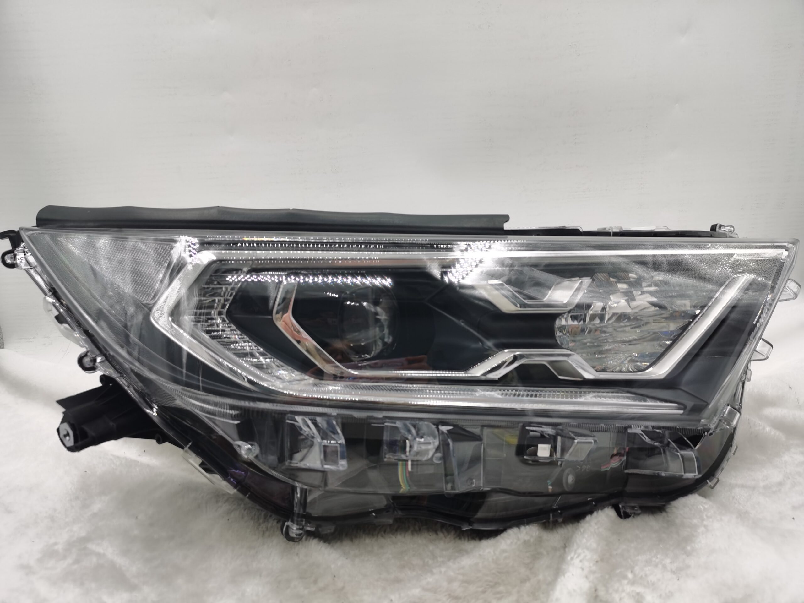 TOYOTA RAV4 V XA50 2019-2021 LENS LED R.H.S HEADLIGHT ASSEMBLY