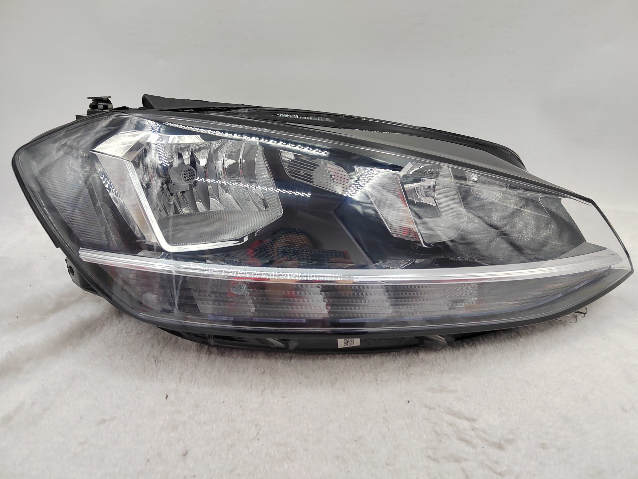 VOLKSWAGEN GOLF 2017-2019 HALOGEN R.H.S HEADLIGHT ASSEMBLY