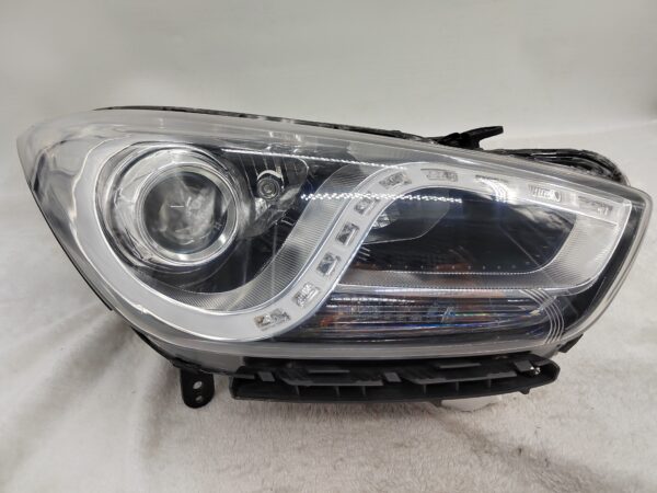 HYUNDAI I40 2011-2015 XENON R.H.S HEADLIGHT ASSEMBLY