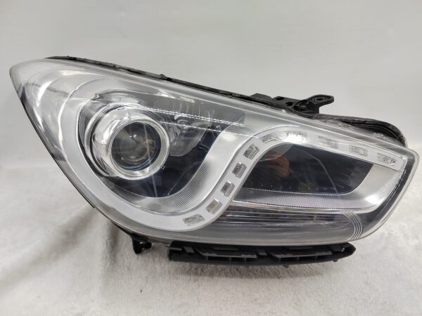 HYUNDAI I40 2011-2015 XENON R.H.S HEADLIGHT ASSEMBLY