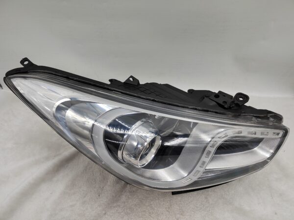 HYUNDAI I40 2011-2015 XENON R.H.S HEADLIGHT ASSEMBLY