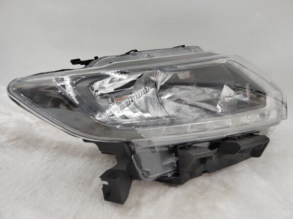 NISSAN X-TRAIL 2014-2016 HALOGEN R.H.S HEADLIGHT ASSEMBLY