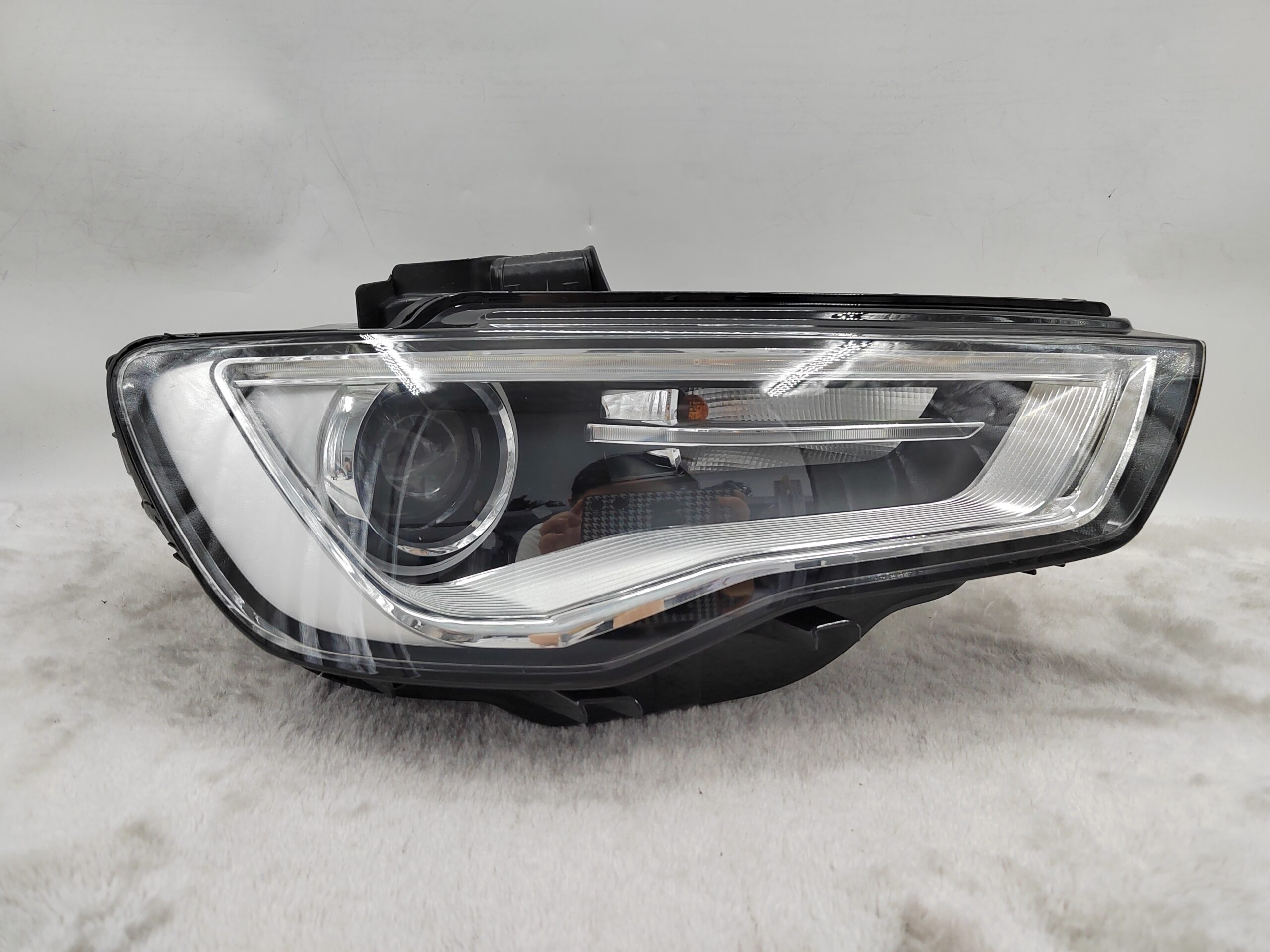 AUDI A3 8V 2013-2015 XENON R.H.S HEADLIGHT ASSEMBLY