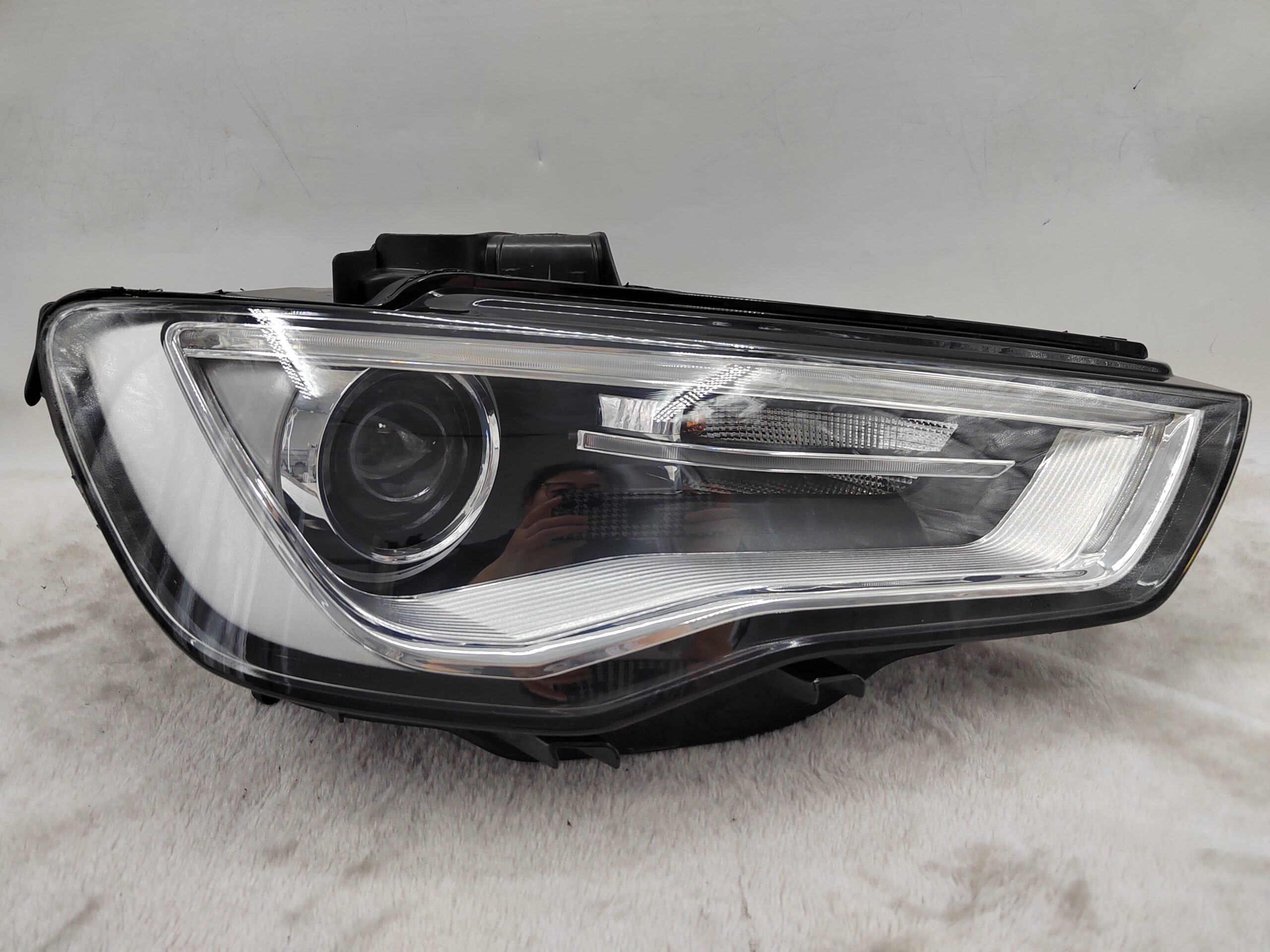 AUDI A3 8V 2013-2015 XENON R.H.S HEADLIGHT ASSEMBLY